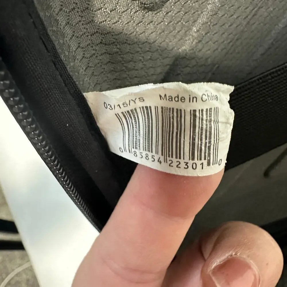 Thule Laptop Case Gauntlet Attache Hard Shell Black Fits Up to 14” MacBook Pro - Picture 15 of 16